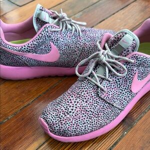 Nike Women's Pink and Gray Sneakers